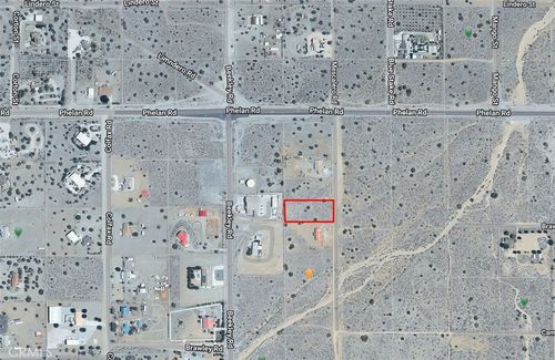 9610 Mescalero, Phelan, CA, 92371 | Card Image