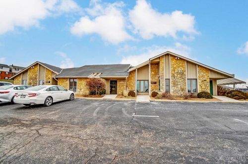 12105 Sheraton Ln, Springdale, OH, 45246-1613 | Card Image