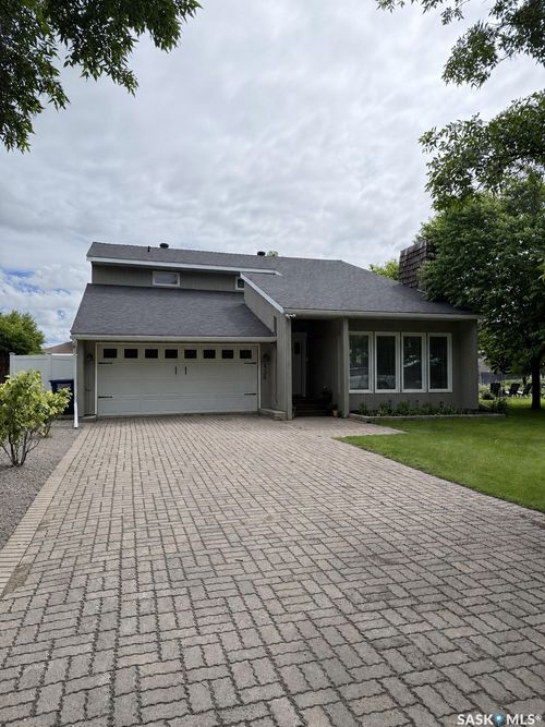 436 4th Street E, Shaunavon, SK, S0N2M0 | Card Image