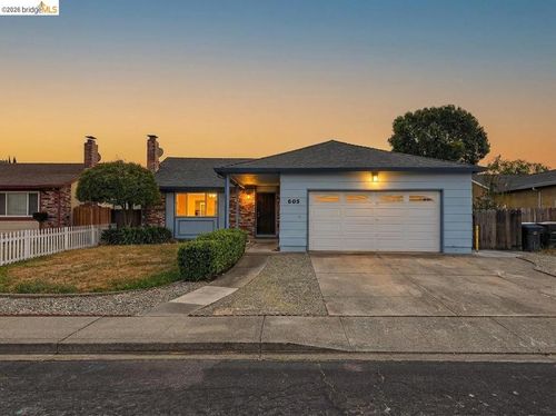 605 Tule Goose Dr, Suisun City, CA, 94585-2125 | Card Image