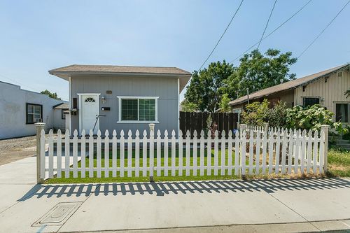 1517 Stillman St, Selma, CA, 93662-3136 | Card Image