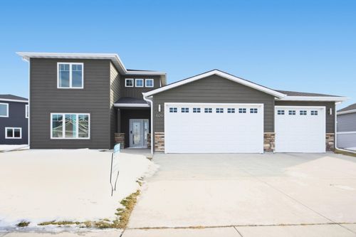 1029 44th Ave S, Moorhead, MN, 56560-6829 | Card Image