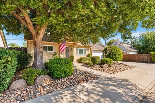 1913 Lake Street, Lodi, CA, 95242 | Card Image