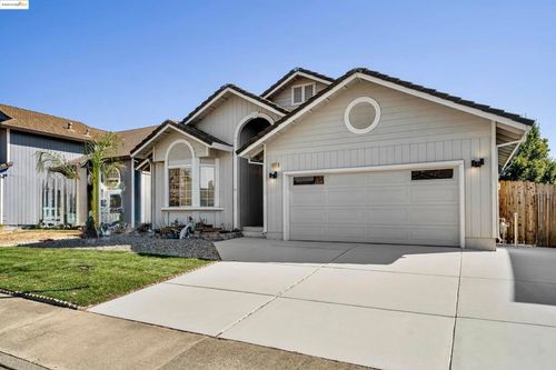 1031 Valley Oak Way, Fairfield, CA, 94533-1660 | Card Image