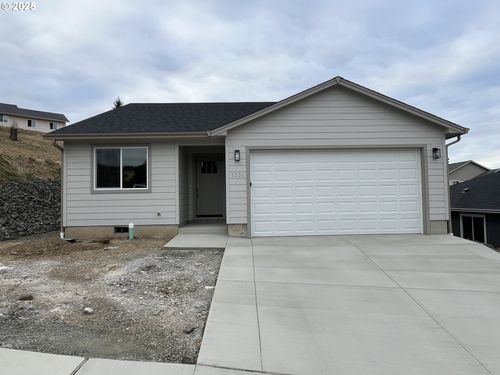 1334 Ne Simpson Ln, Myrtle Creek, OR, 97457-7359 | Card Image