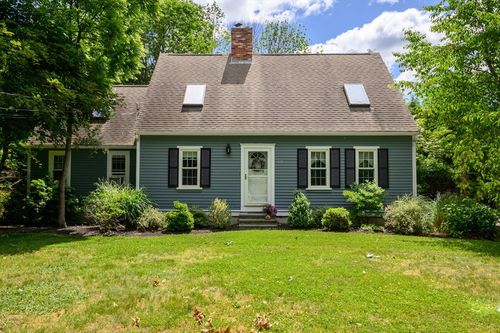192 Taylor St, Pembroke, MA, 02359-2835 | Card Image