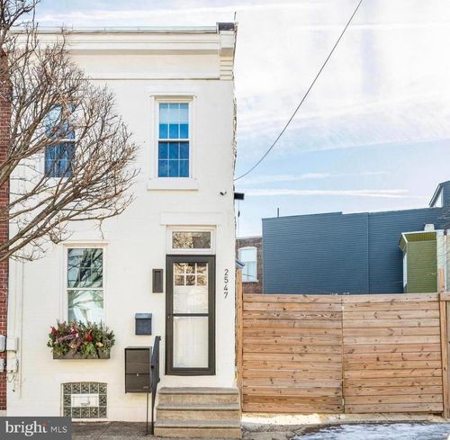 2547 Collins St, PHILADELPHIA, PA, 19125-1724 | Card Image