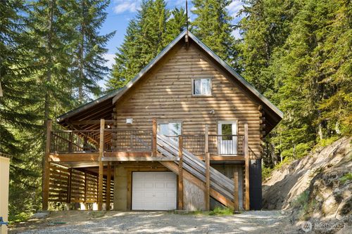 131 Rr Spurs Road, Easton, WA, 98925 | Card Image