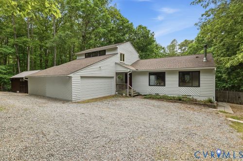 1061 Turkey Ridge Dr, Moseley, VA, 23120-1149 | Card Image