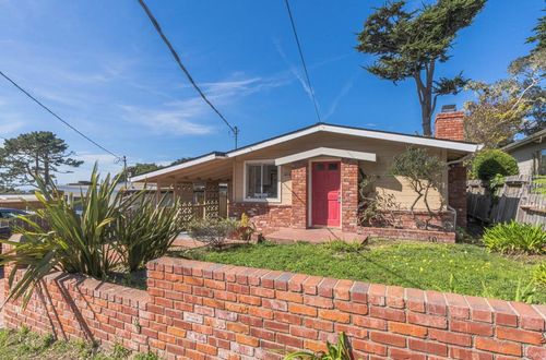 1216 Funston Ave, Pacific Grove, CA, 93950-5510 | Card Image
