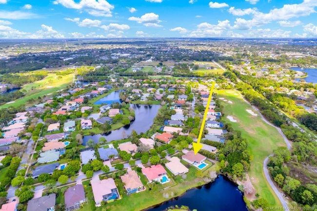 2712 Sw Bear Paw Trl, House other with 4 bedrooms, 3 bathrooms and 3 parking in Palm City FL | Image 9