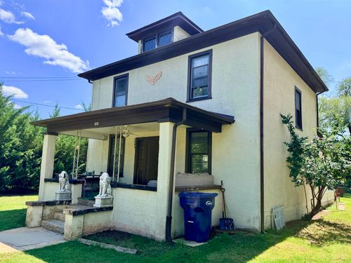 303 4th St, GROTTOES, VA, 24441-2612 | Card Image