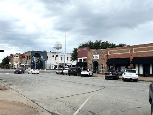 103 E Franklin St, Hillsboro, TX, 76645-2137 | Card Image