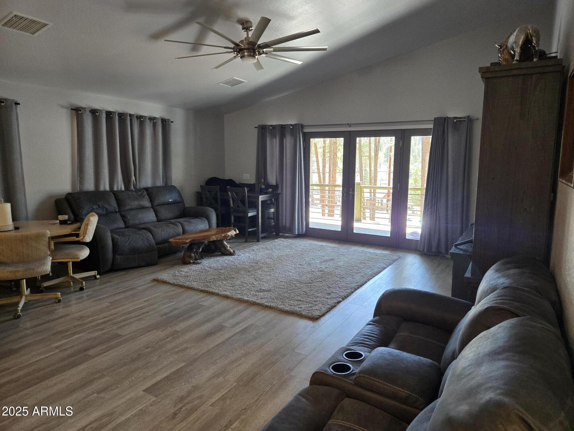 Residential in Pine 4