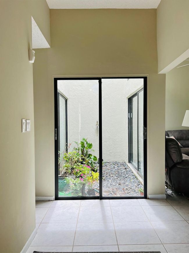 2749 Sw 5 Th St, Townhouse with 2 bedrooms, 2 bathrooms and null parking in Delray Beach FL | Image 15