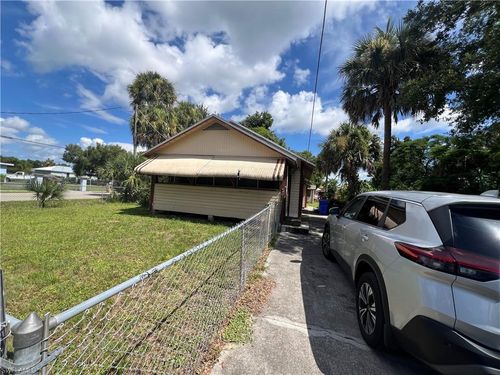 3803 Pearl St, Fort Myers, FL, 33916-1225 | Card Image