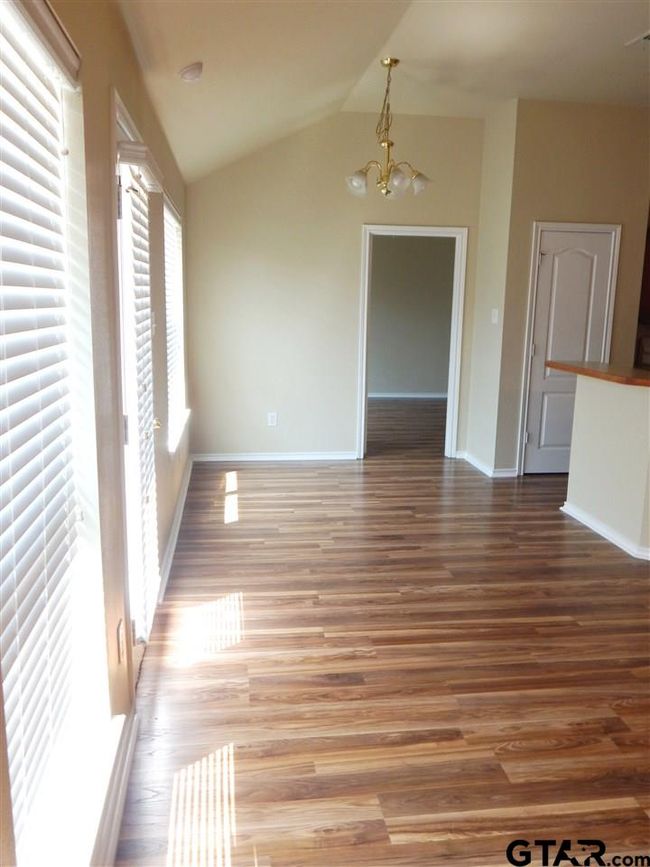5637 Mustang Trl, House other with 3 bedrooms, 2 bathrooms and null parking in Tyler TX | Image 10