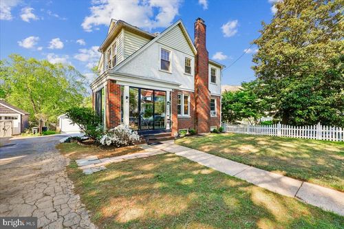 3807 Taylor St, CHEVY CHASE, MD, 20815-4117 | Card Image