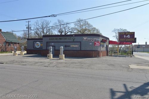 8546 Puritan St, Detroit, MI, 48238-1161 | Card Image