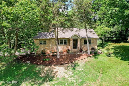 2201 Cedar Ln, Knoxville, TN, 37918-2304 | Card Image