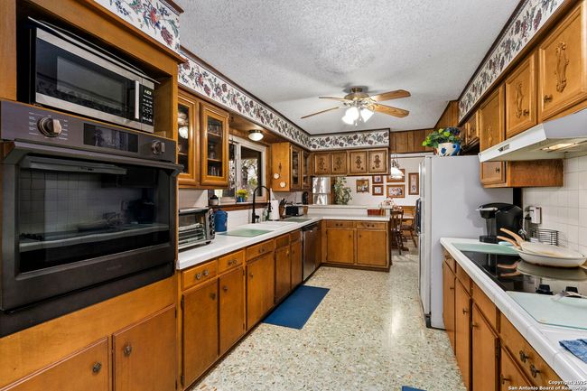 4521 Fm 1283, Home with 3 bedrooms, 2 bathrooms and null parking in Pipe Creek TX | Image 4