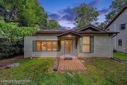 27 Fern St, Lake Harmony, PA, 18624-6005 | Card Image