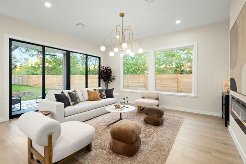 2-901 Redd St, Austin, TX, 78745-1033 | Card Image