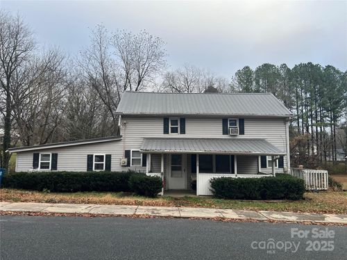 715 Liberty St, Ramseur, NC, 27316-9464 | Card Image