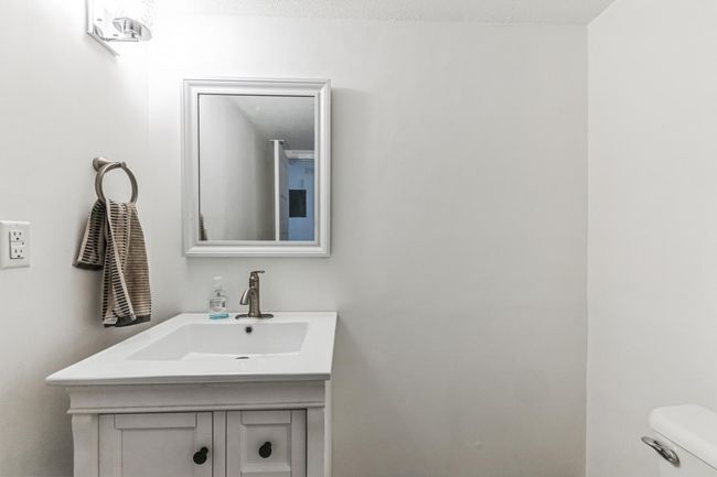 1/2 Bath | Image 23