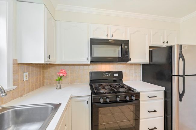 APT-23 - 461 Heath Pl, Condo with 2 bedrooms, 1 bathrooms and null parking in Hackensack NJ | Image 7