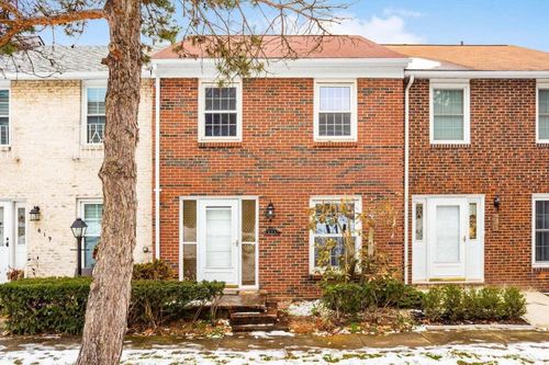 621 Simbury St, Columbus, OH, 43228-2528 | Card Image