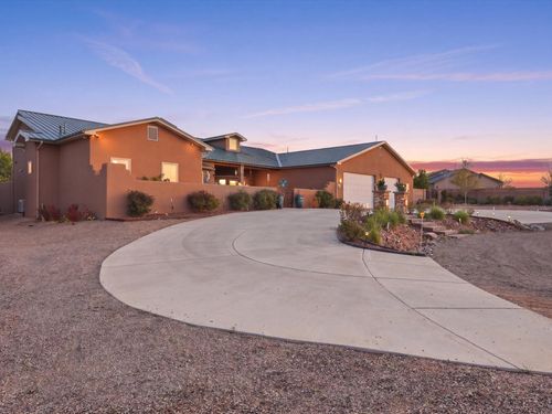 15 W Serena Ln, Santa Fe, NM, 87508-4486 | Card Image