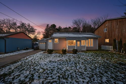 {{alt}} | Card Image