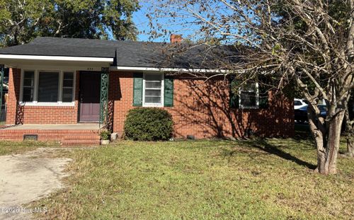 833 Kennedy Ave, New Bern, NC, 28560-2333 | Card Image