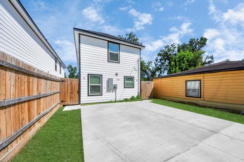 a-8125 Laura Koppe Rd, Houston, TX, 77028-1923 | Card Image