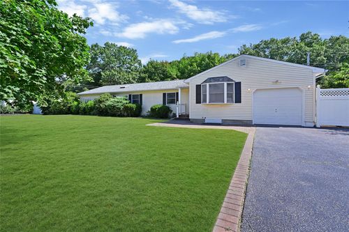 75 Bellwood Ave, S Setauket, NY, 11720-1140 | Card Image