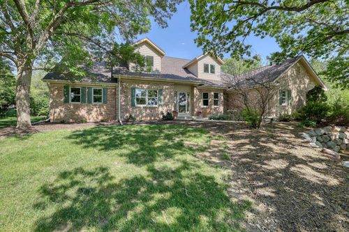 W312N4890 Chapel Ridge Road, MERTON, WI, 53029 | Card Image