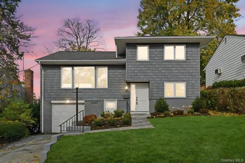 2222 Boston Post Rd, Larchmont, NY, 10538-3532 | Card Image