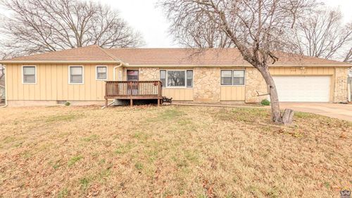 916 W 7th Ave, Emporia, KS, 66801-2614 | Card Image