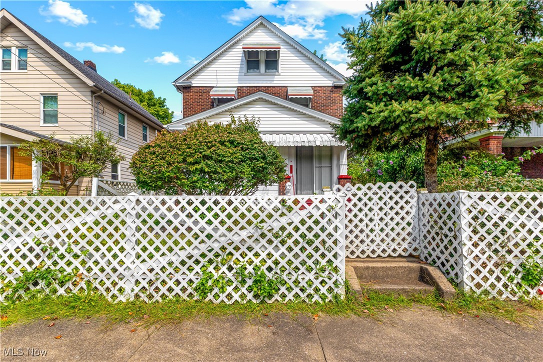 Lee Ave, Youngstown, OH 44502