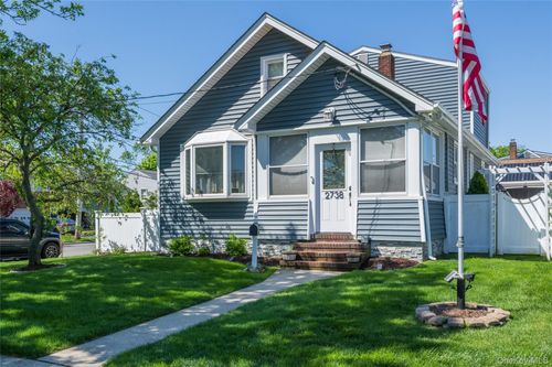 2738 Miller Ave, Oceanside, NY, 11572-1213 | Card Image