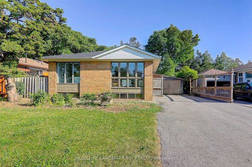 398 Fernleigh Cir N, Richmond Hill, ON, L4C1E3 | Card Image