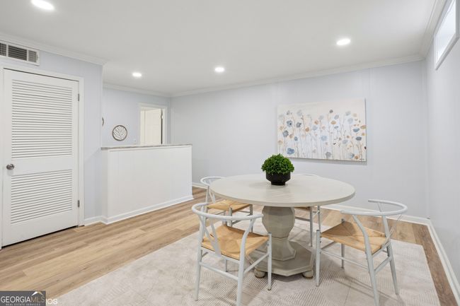 5273 Glenridge Dr, Townhouse with 3 bedrooms, 4 bathrooms and 2 parking in Sandy Springs GA | Image 53