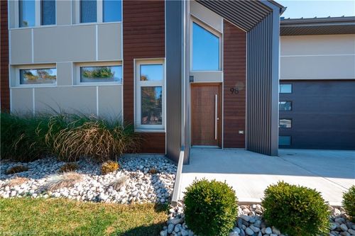 {{alt}} | Card Image