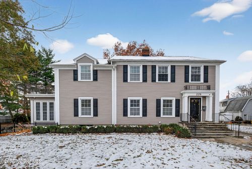 229 Woodland Ave, Swanton, OH, 43558-1050 | Card Image