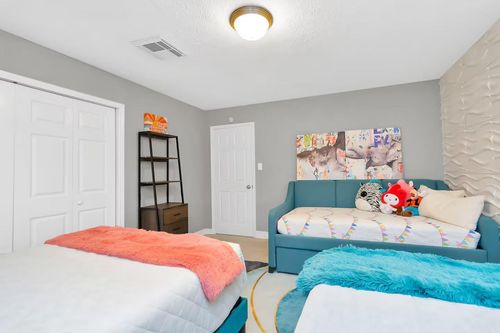 5114 Grantwood St, Houston, TX, 77004-7902 | Card Image