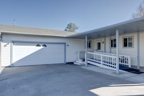 1302 Sw 12th St, Ontario, OR, 97914-4218 | Card Image