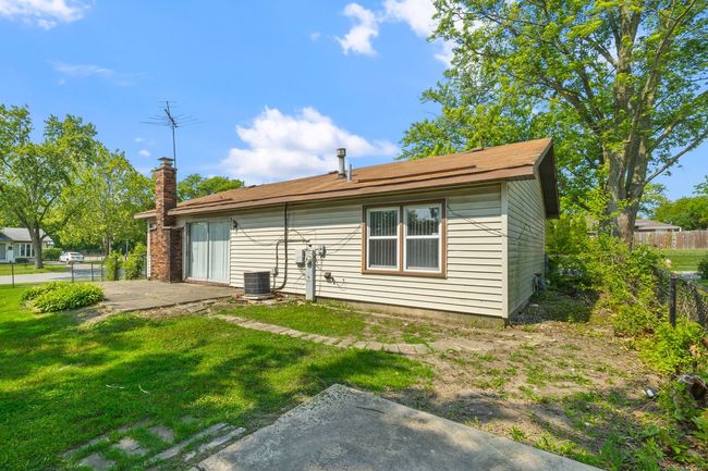 17433 Appletree Dr, House other with 3 bedrooms, 1 bathrooms and 6 parking in Hazel Crest IL | Image 25