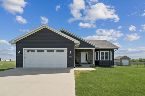 512 Cherry St, Allison, IA, 50602-9631 | Card Image