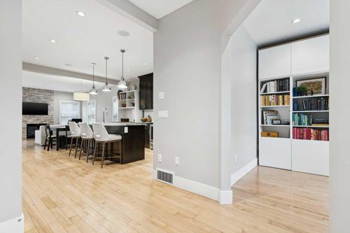 4509 19 Ave Nw, Calgary, AB, T3B0S1 | Card Image